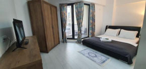 Lake Breeze Luxury Apartment